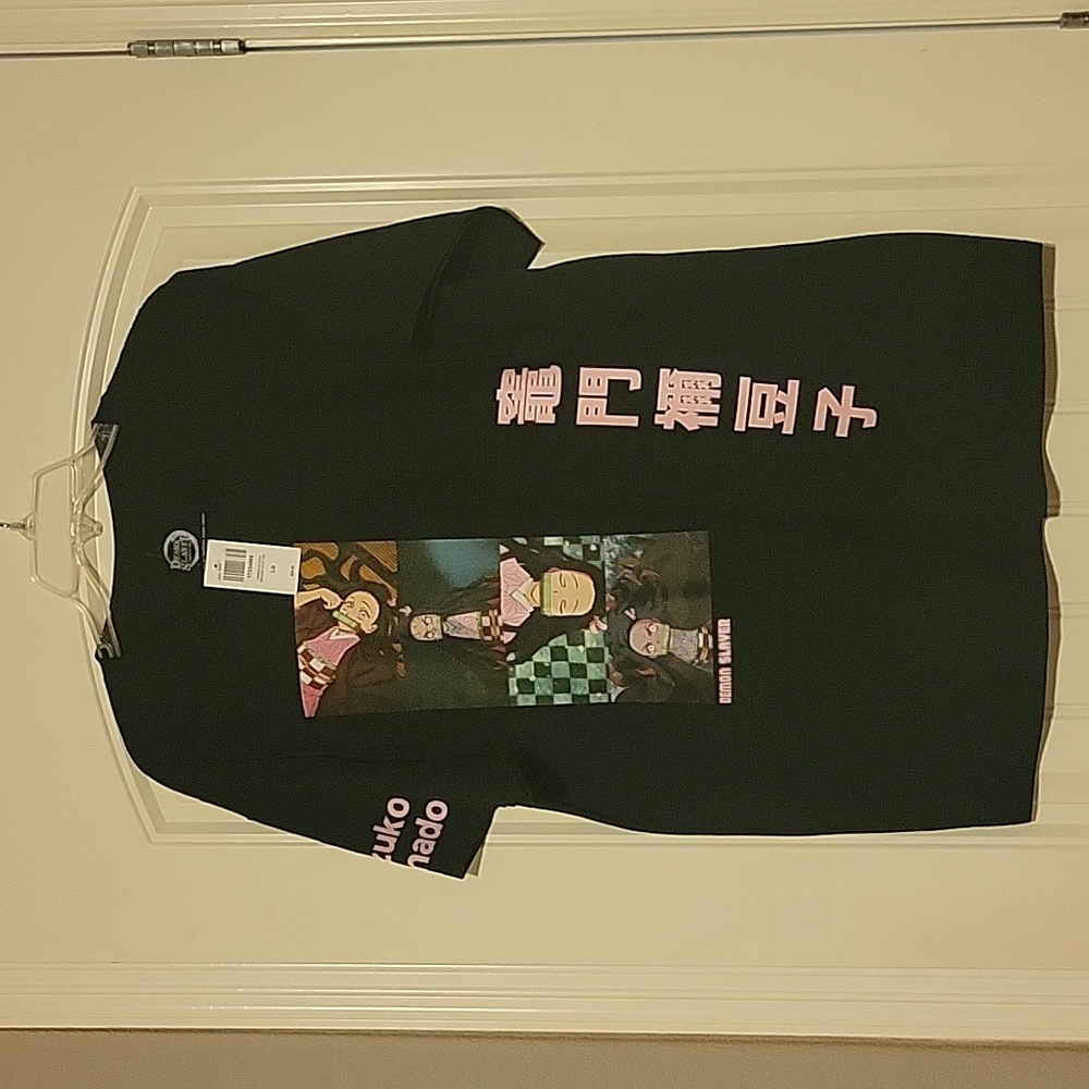 NWT Hot Topic Demon Slayer Nezuko T-shirt size Large